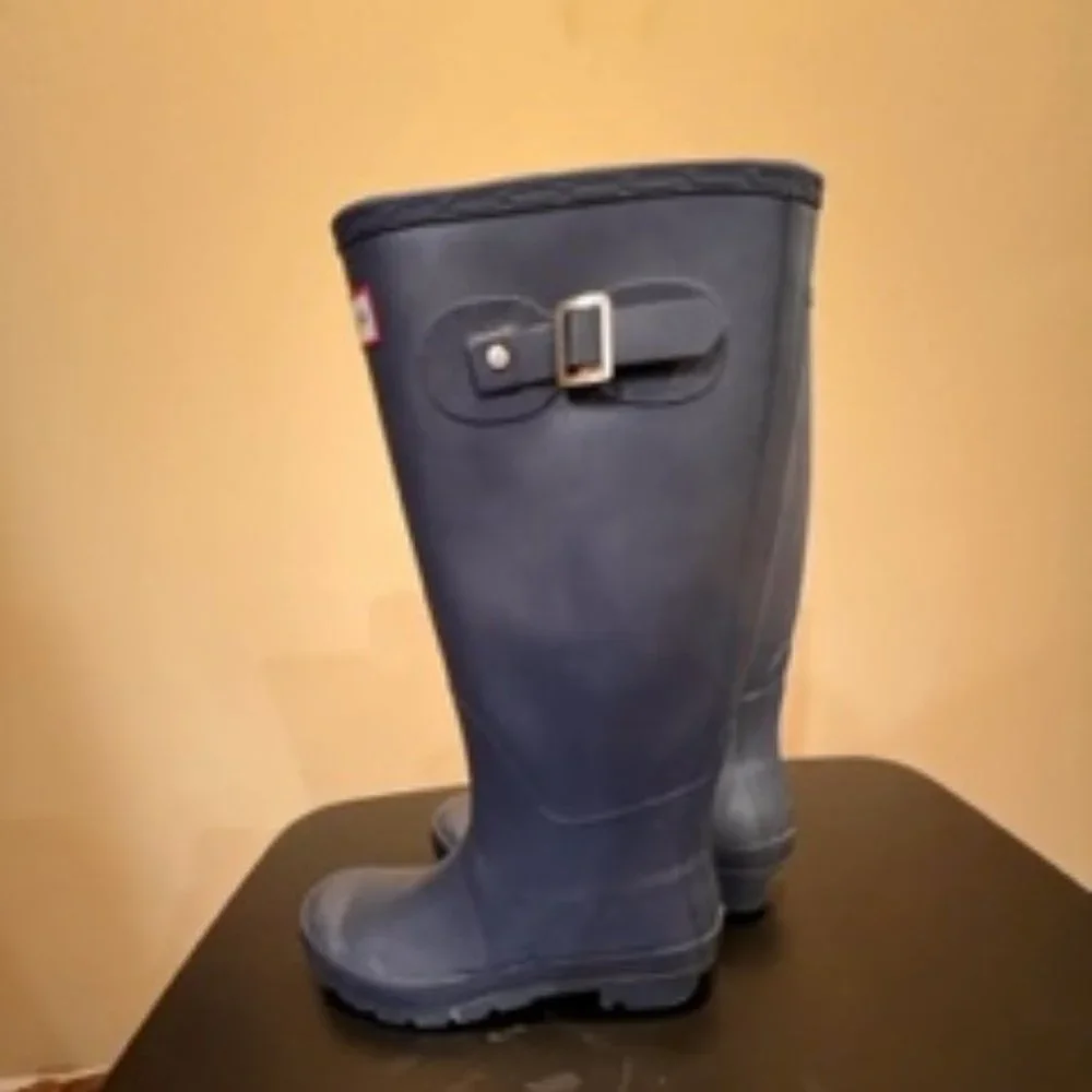 Hunter size 6 blue tall rain boots